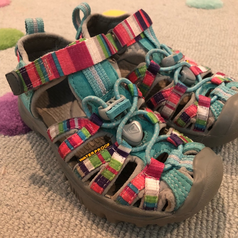 Children’s Size 9 Keen Shoes